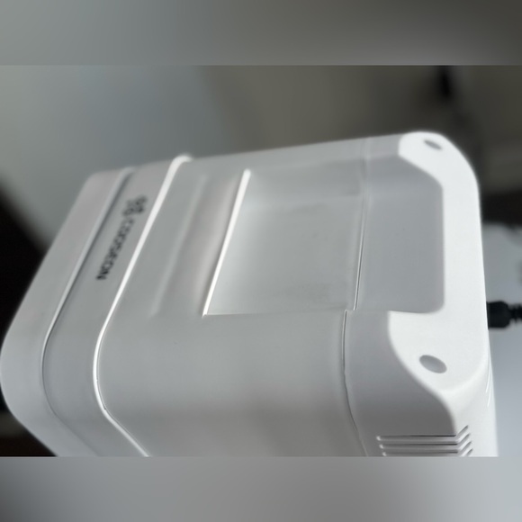 SKINCARE FRIDGE WITH AN LED-lighted mirror door. - Picture 6 of 7